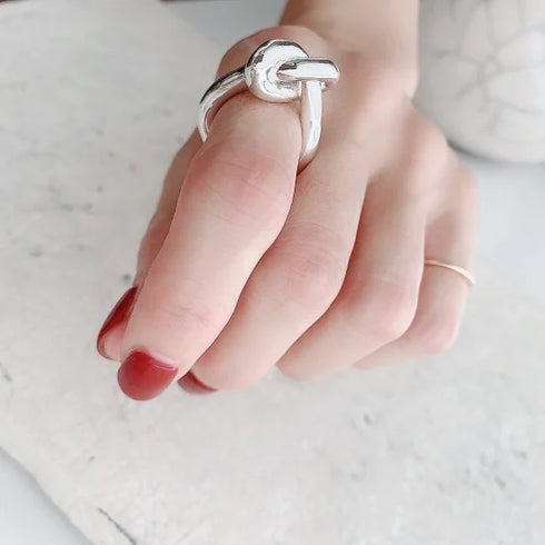 knot ring